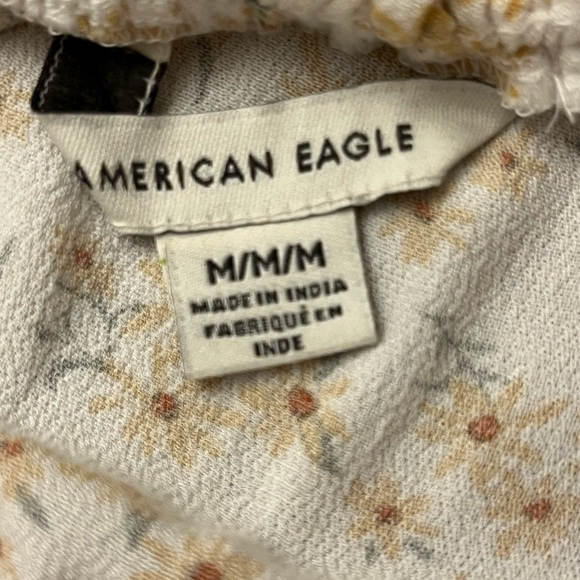 AMERICAN EAGLE CAMISOLE TOP Medium DAISIES Smocked - Picture 3 of 4